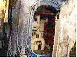Image of Figure 3-3. Non-balanced Aluminum Door